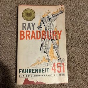 Ray Bradbury - Fahrenheit 451 Book